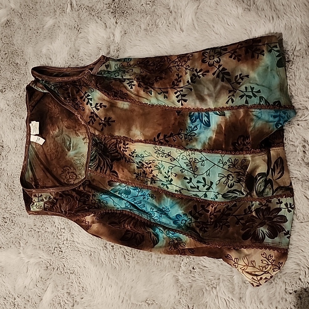 Floral sleeveless top